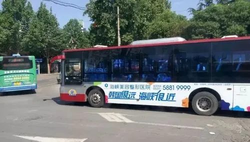 济南公交车打广告多少钱，济南公交车身广告