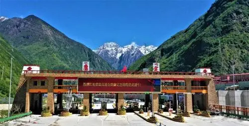 西藏雅叶高速广告公司，雅叶高速总长多少公里