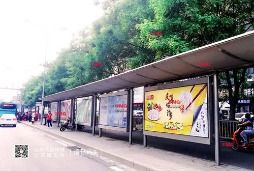 公交的站台广告，公交站台广告投放