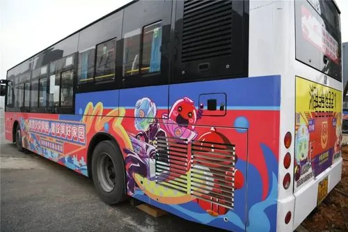 公交车身的广告（郴州市公交车广告）