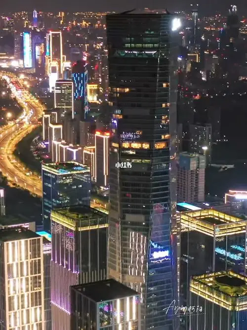 济南汉峪金谷led广告位（济南汉峪金谷标志）