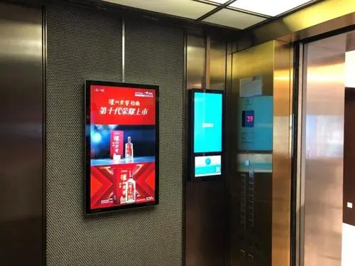 电梯广告屏幕好还是框架好（电梯广告屏幕）