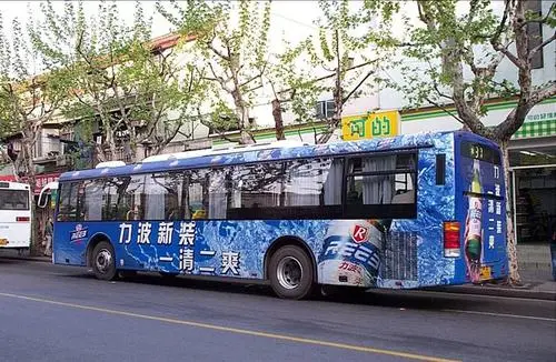 重庆公交车广告投放多少钱一天，重庆公交车广告投放价格