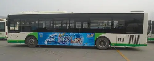 8000辆公交车广告（公交车车身广告多少钱一天）