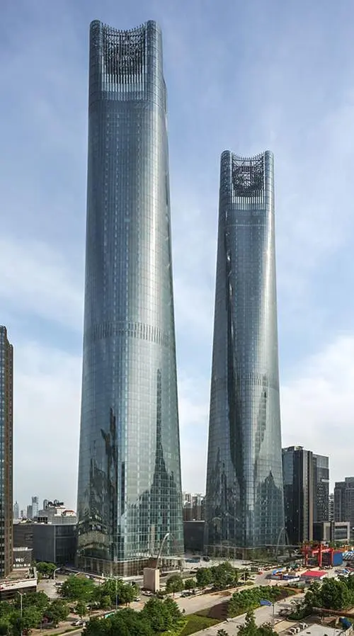 南昌绿地双子楼led广告怎么收费，南昌绿地双子塔广告