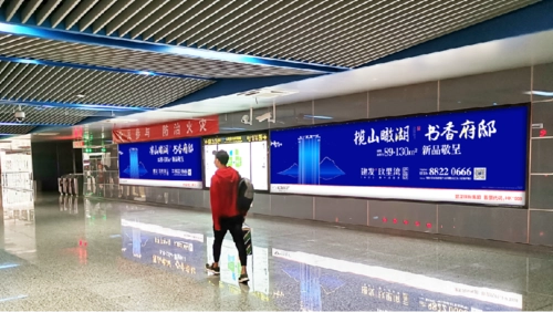 青岛地铁的广告，青岛地铁广告位价格表