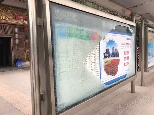公交车站牌广告多少钱一个月，公交车站牌广告多少钱一天
