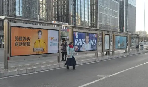 深圳市公交车广告投放，深圳公交站台广告投放