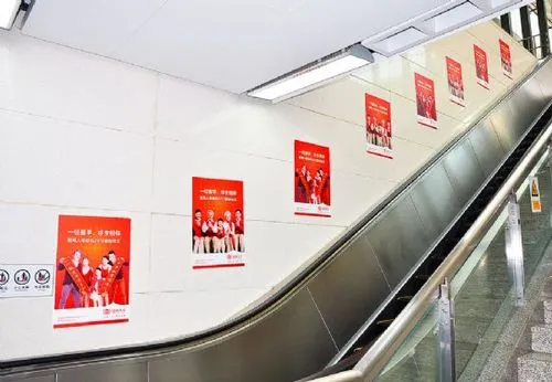 深圳地铁站内商业街广告（深圳地铁站内商业街广告）