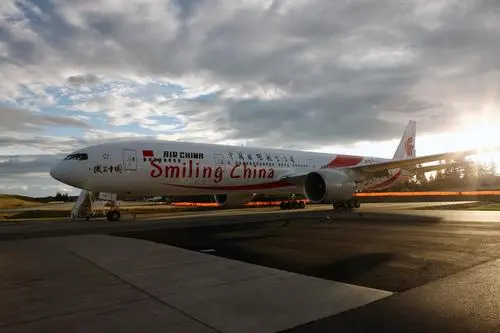 国航打广告一个月需要多少钱（中国国际航空公司的广告）