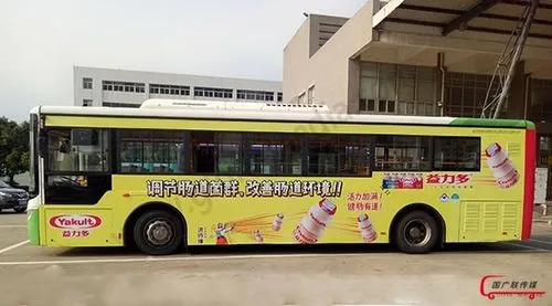 如何投放公交车广告（汕头公交车站广告）